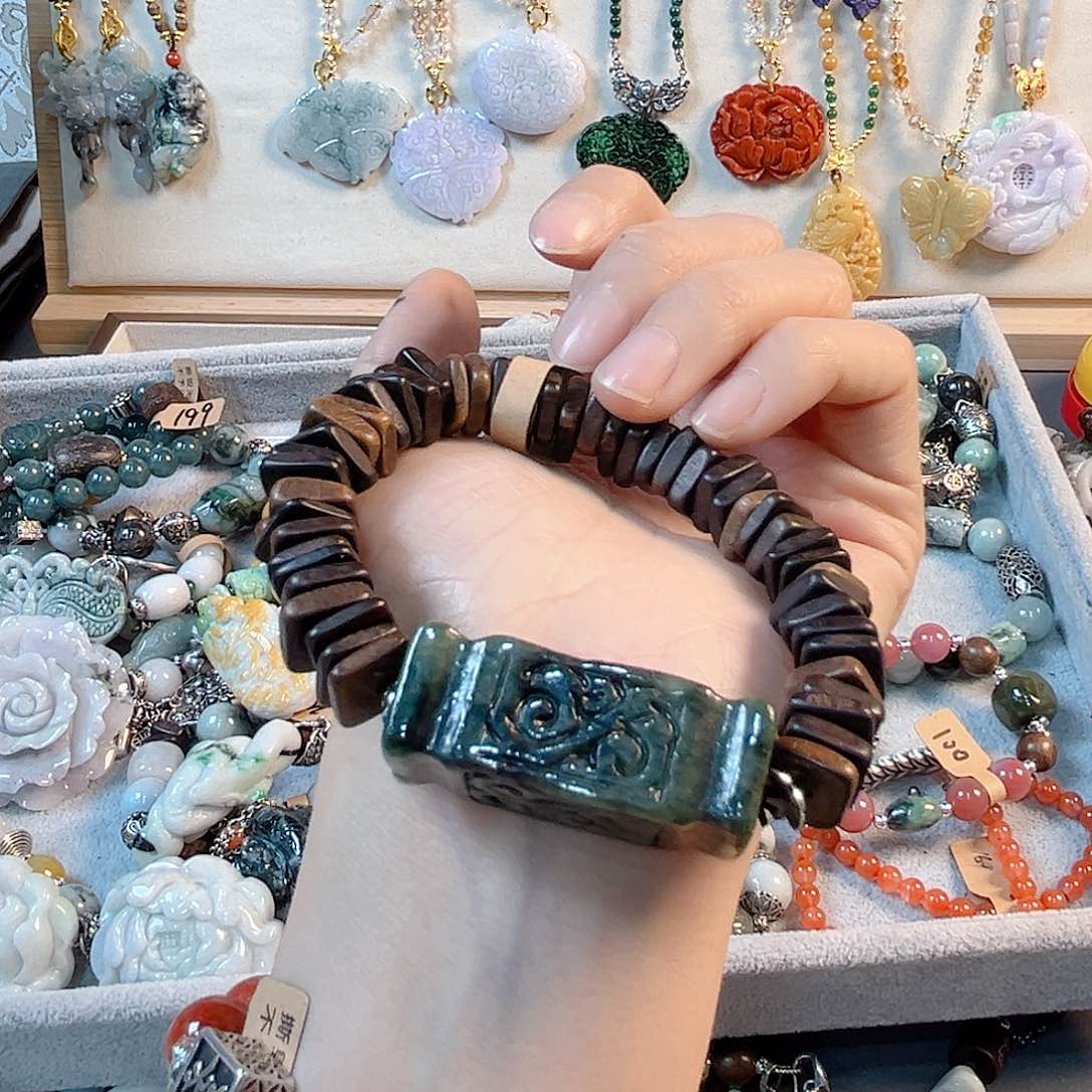 翡翠手链未镶嵌小*巾福利2