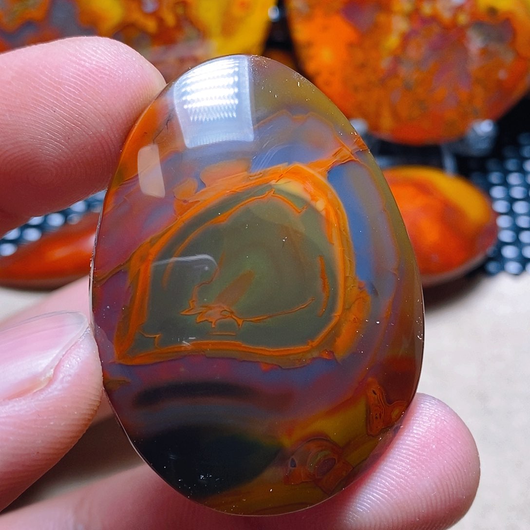 玛瑙/玉髓颈饰未镶嵌阿*罗