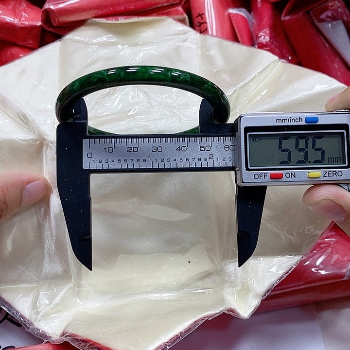 翡翠手镯未镶嵌1 