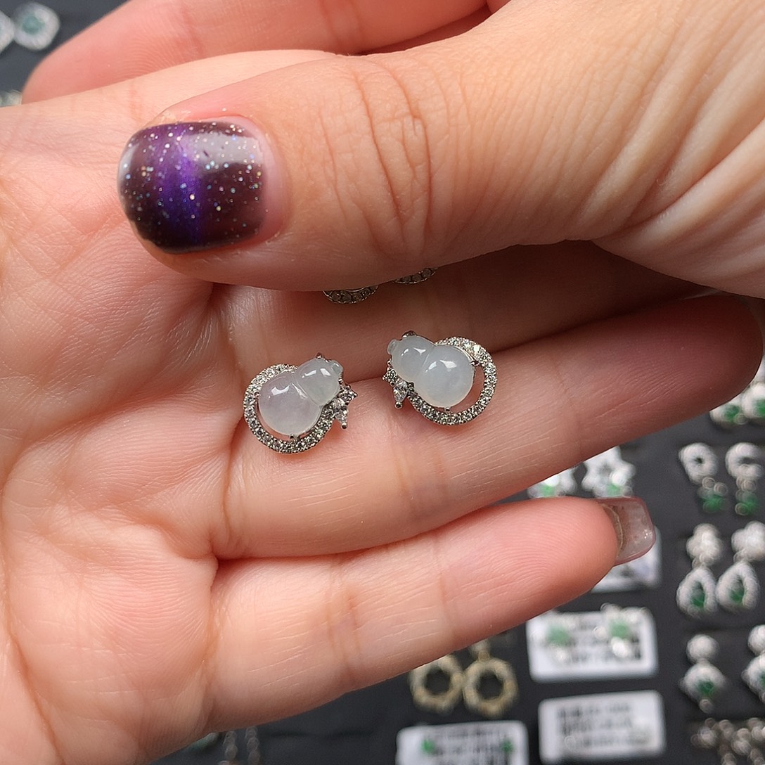 豆***包翡翠银S925镶嵌耳饰