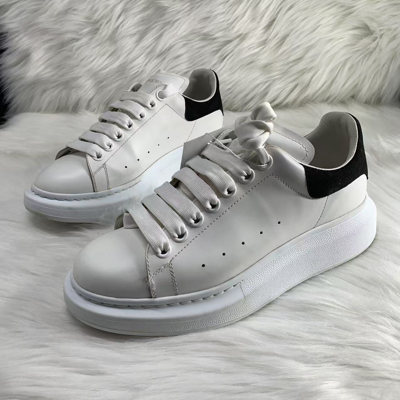 Alexander McQueen/亚历山大·麦昆38码/仔仔/白色厚底板鞋 xxs788