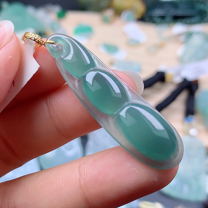 【闪购商品】翡翠颈饰18K金镶嵌翡翠吊坠