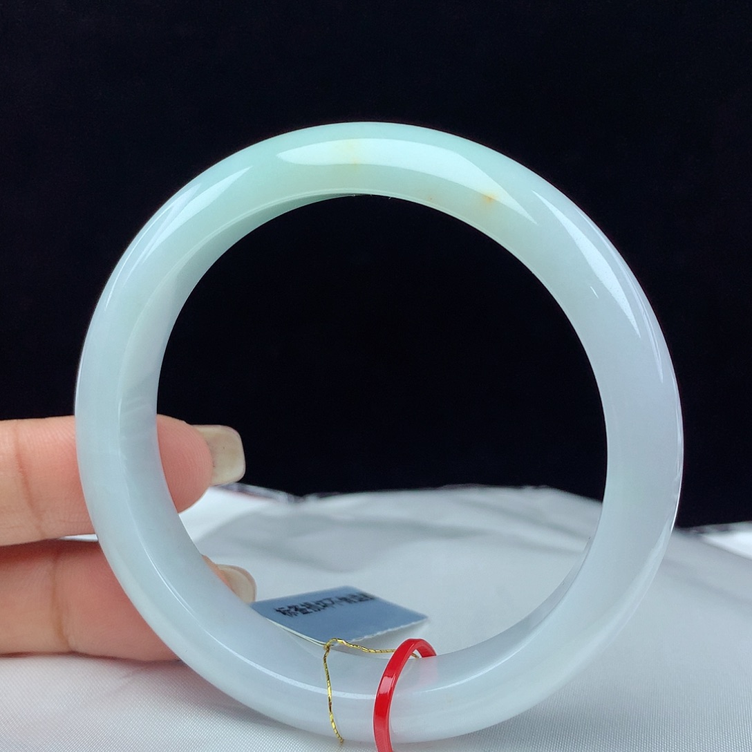 翡翠手镯未镶嵌58圈 4040