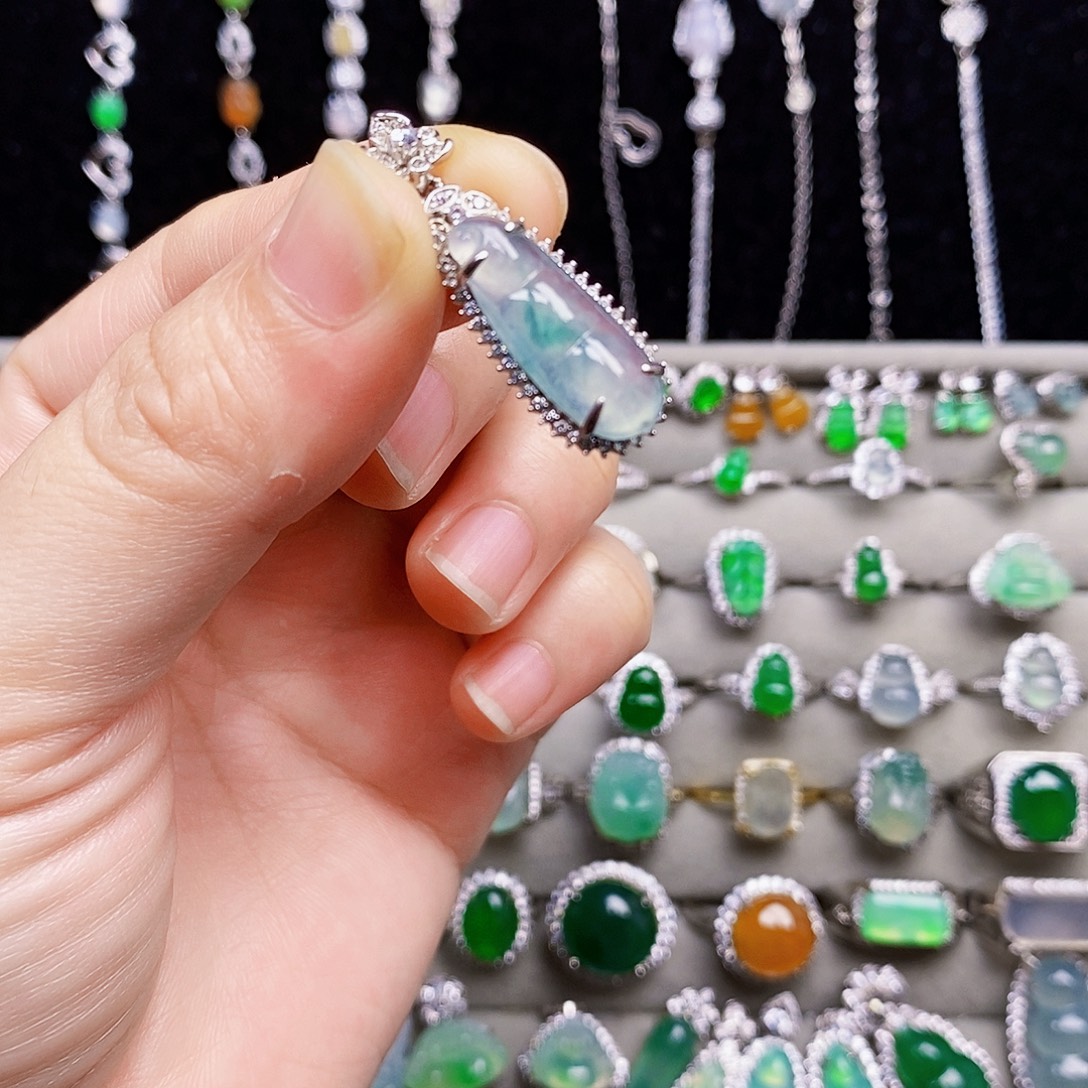 颈饰银S925镶嵌翡翠豆子