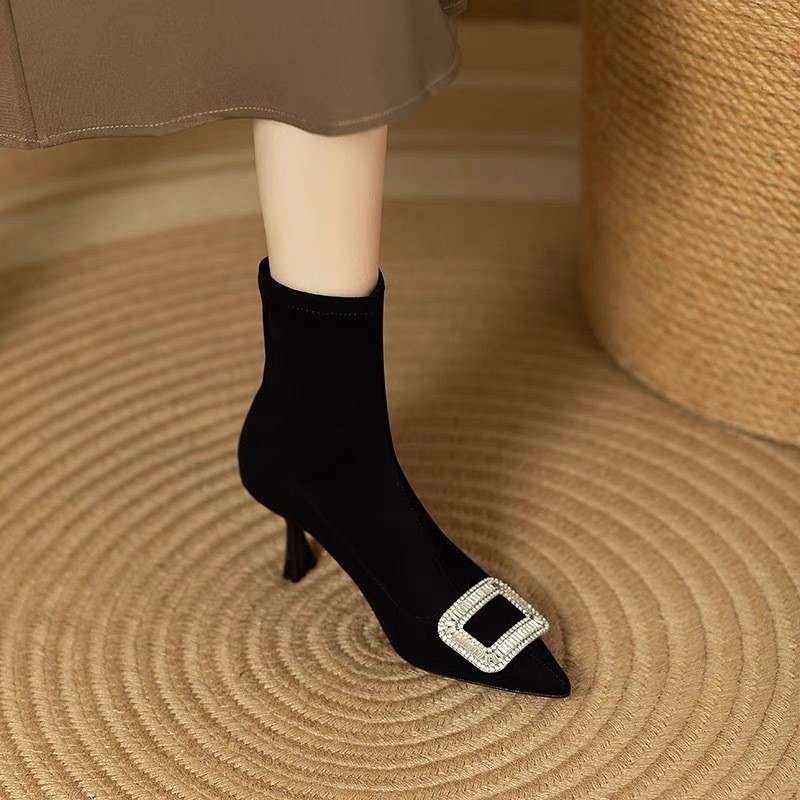 sendijia/森迪加2025新款璀璨钻扣秋冬尖头细跟高级百搭软底通勤