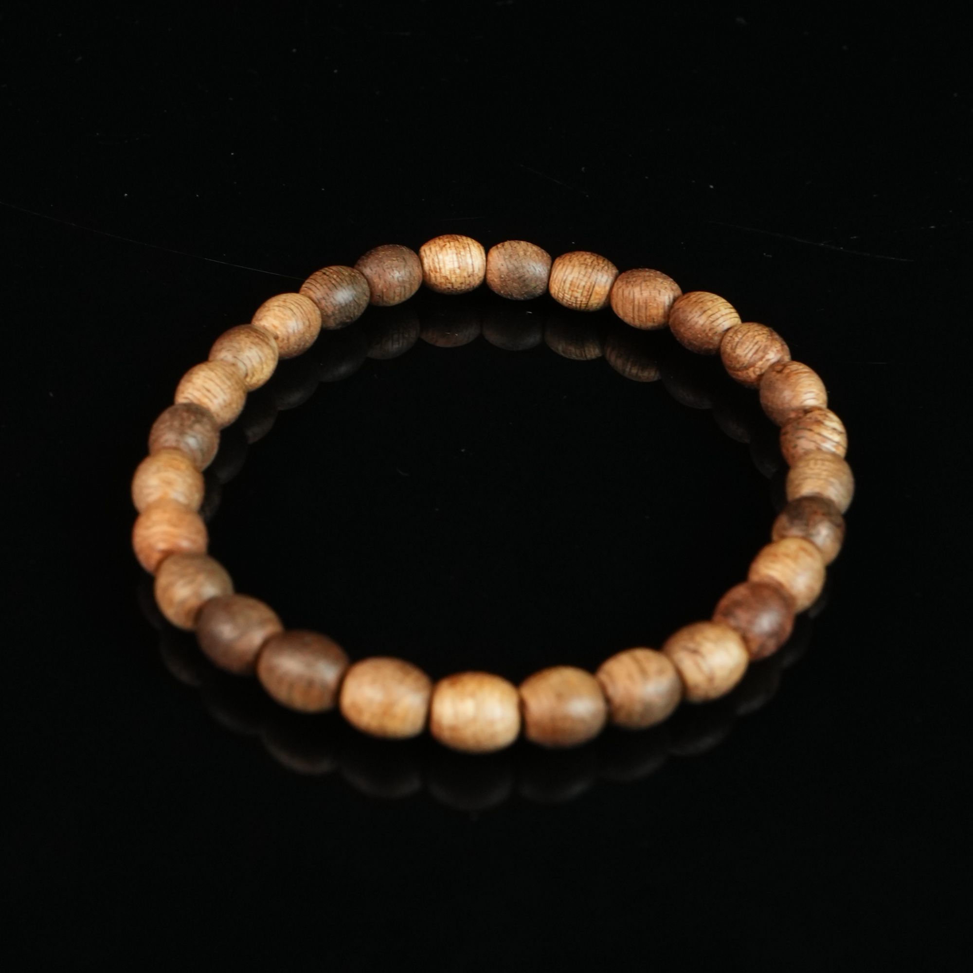 A3085 老东马沉香软丝8分沉鼓珠手串 0.57x0.63cm  1.95g