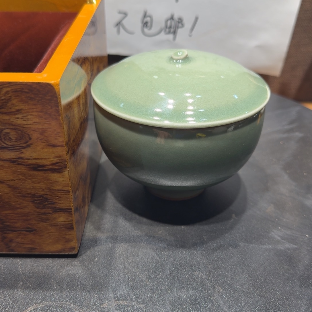 m***x陶其他漂亮的小瓷瓶子