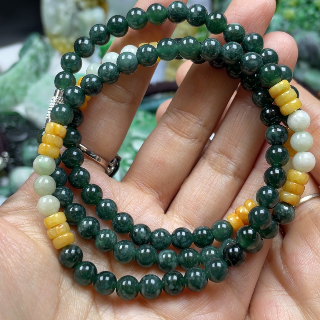 翡翠颈饰未镶嵌牌子