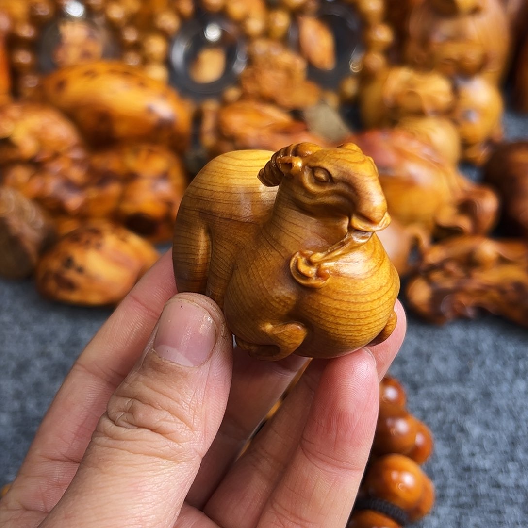 柏木太行崖柏溏心手把件