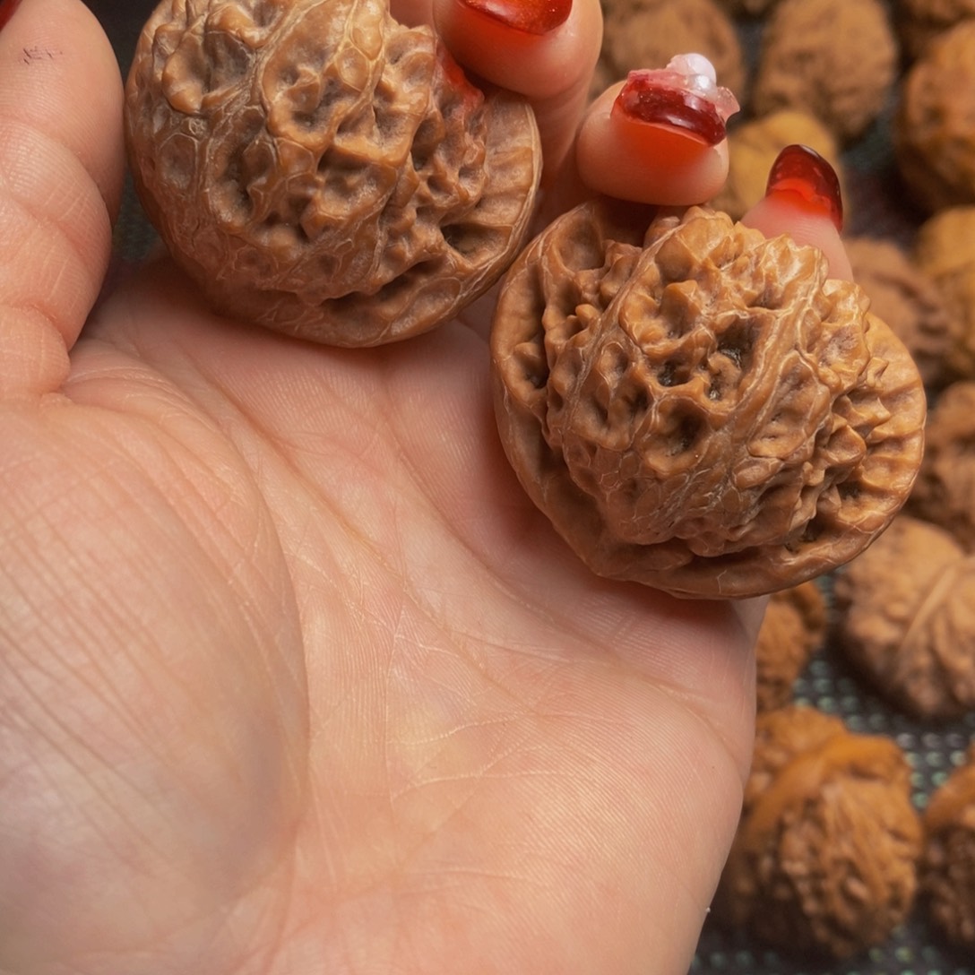 文玩核桃全是宫灯核桃