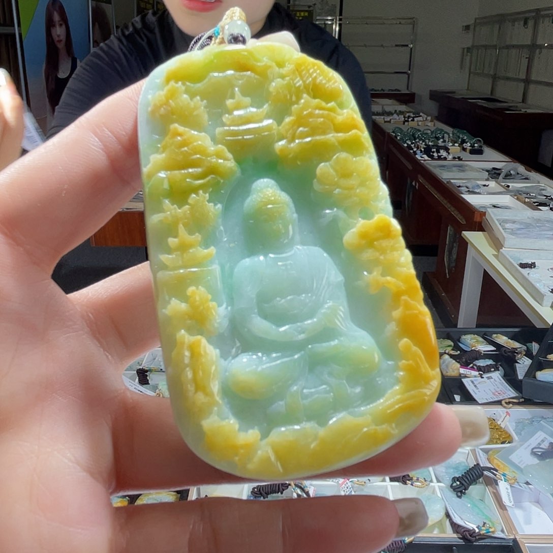 翡翠未镶嵌颈饰一