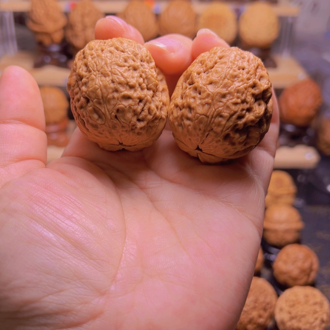 吊坠文玩核桃17w龙鳞铁狮子43尺