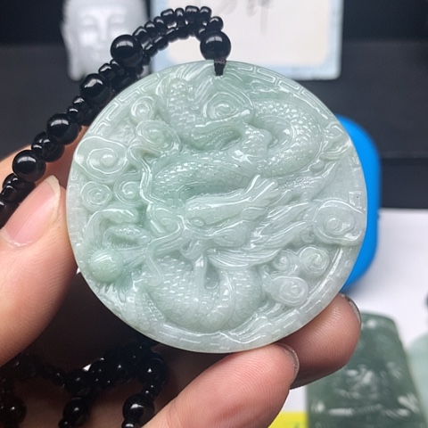 翡翠颈饰未镶嵌释*翡翠龙凤