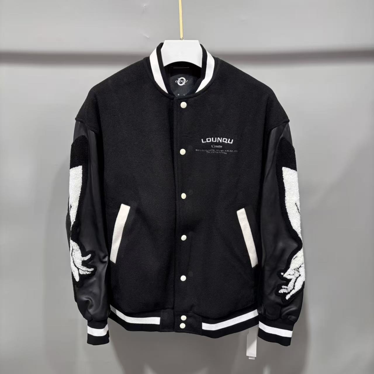 T-7LO 秋新款男黑白拼接棒球领手势字母刺绣休闲夹克外套 CT517