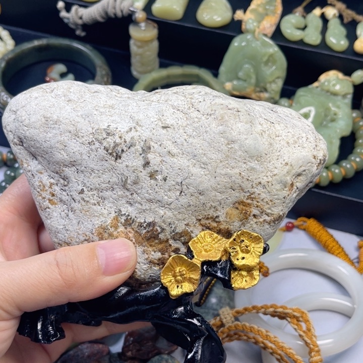 岫岩河磨玉（透闪石质玉）小摆件未镶嵌