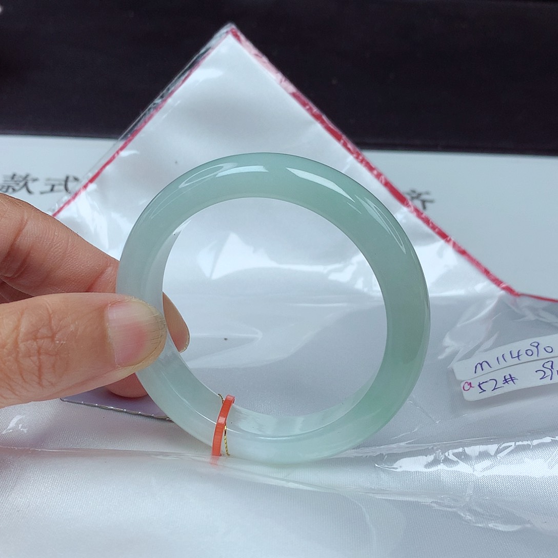 翡翠手镯未镶嵌52圈4090