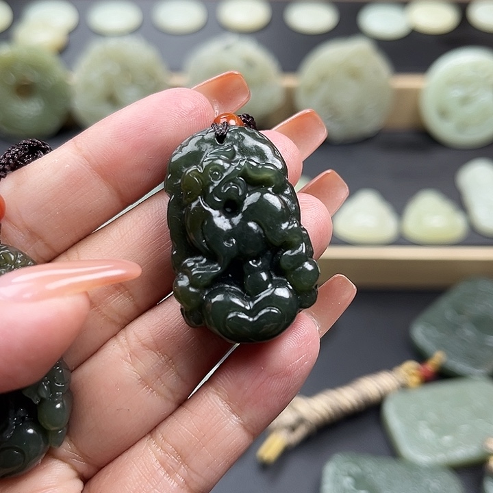 颈饰未镶嵌和田玉