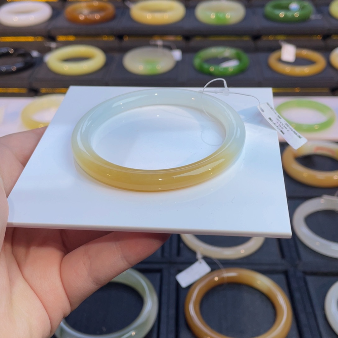 和田玉手镯未镶嵌糖白手镯56