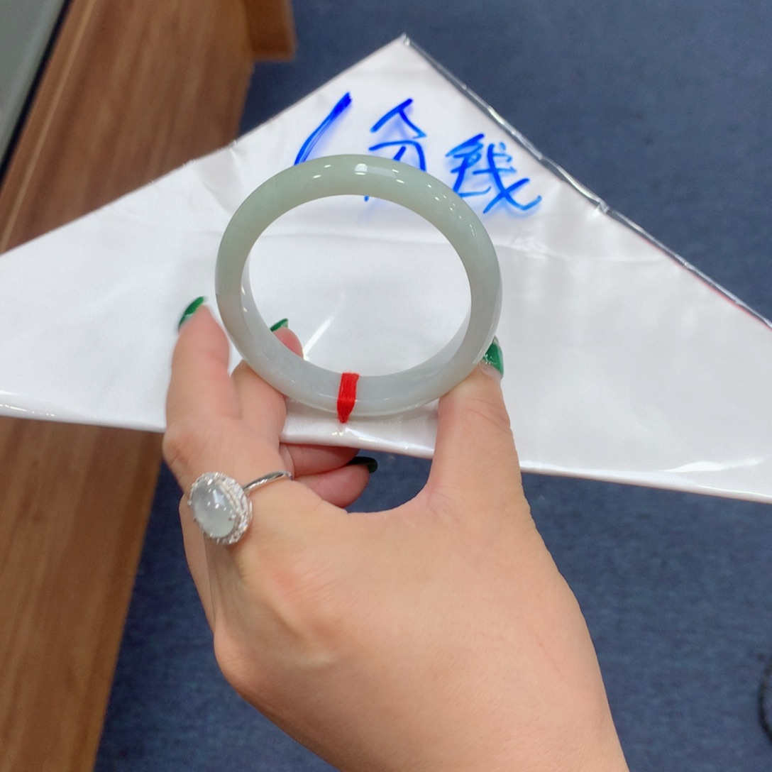 未镶嵌手镯翡翠往****你买断