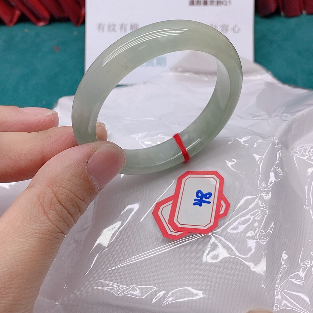 翡翠手镯未镶嵌芊**水488888888