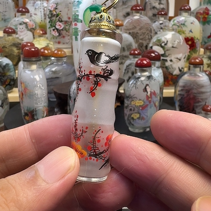 鼻烟壶内画挂件红梅喜鹊