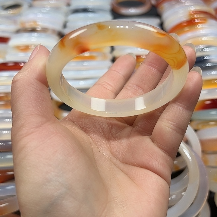 玛瑙/玉髓手镯未镶嵌喵****)