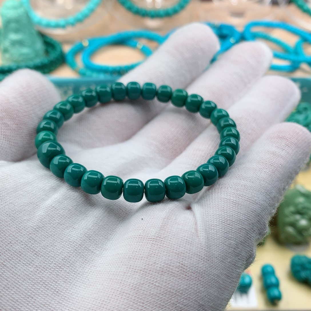 绿松石颈饰未镶嵌