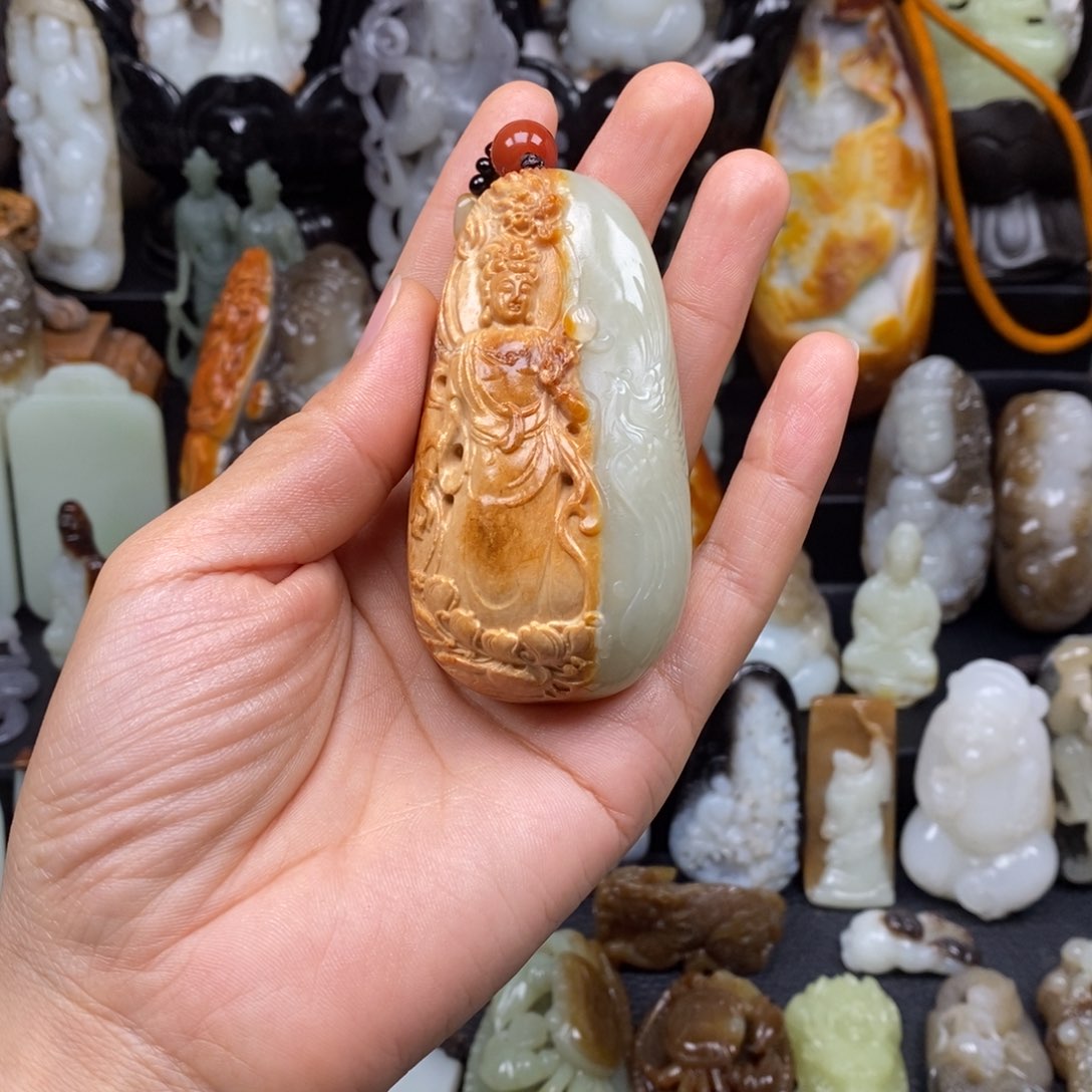 和田玉颈饰未镶嵌行*