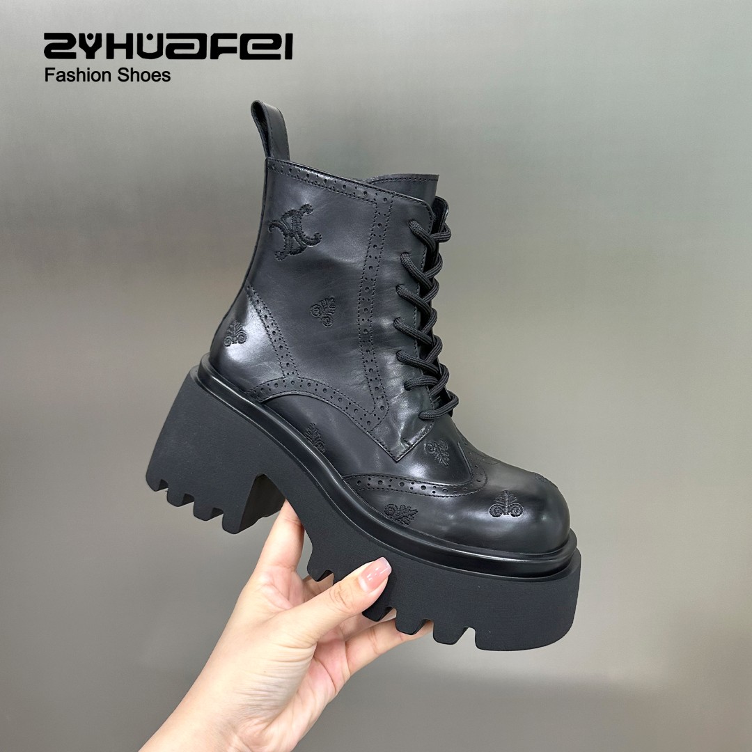 【左右华菲】8cm胎牛皮刺绣国风时尚休闲百搭厚底马丁靴2025中筒靴