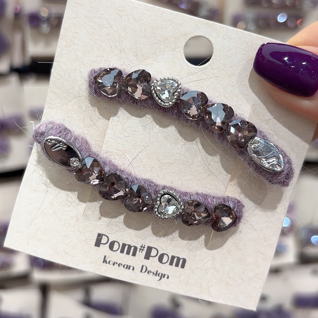 皮质铁合金爱心压夹一个