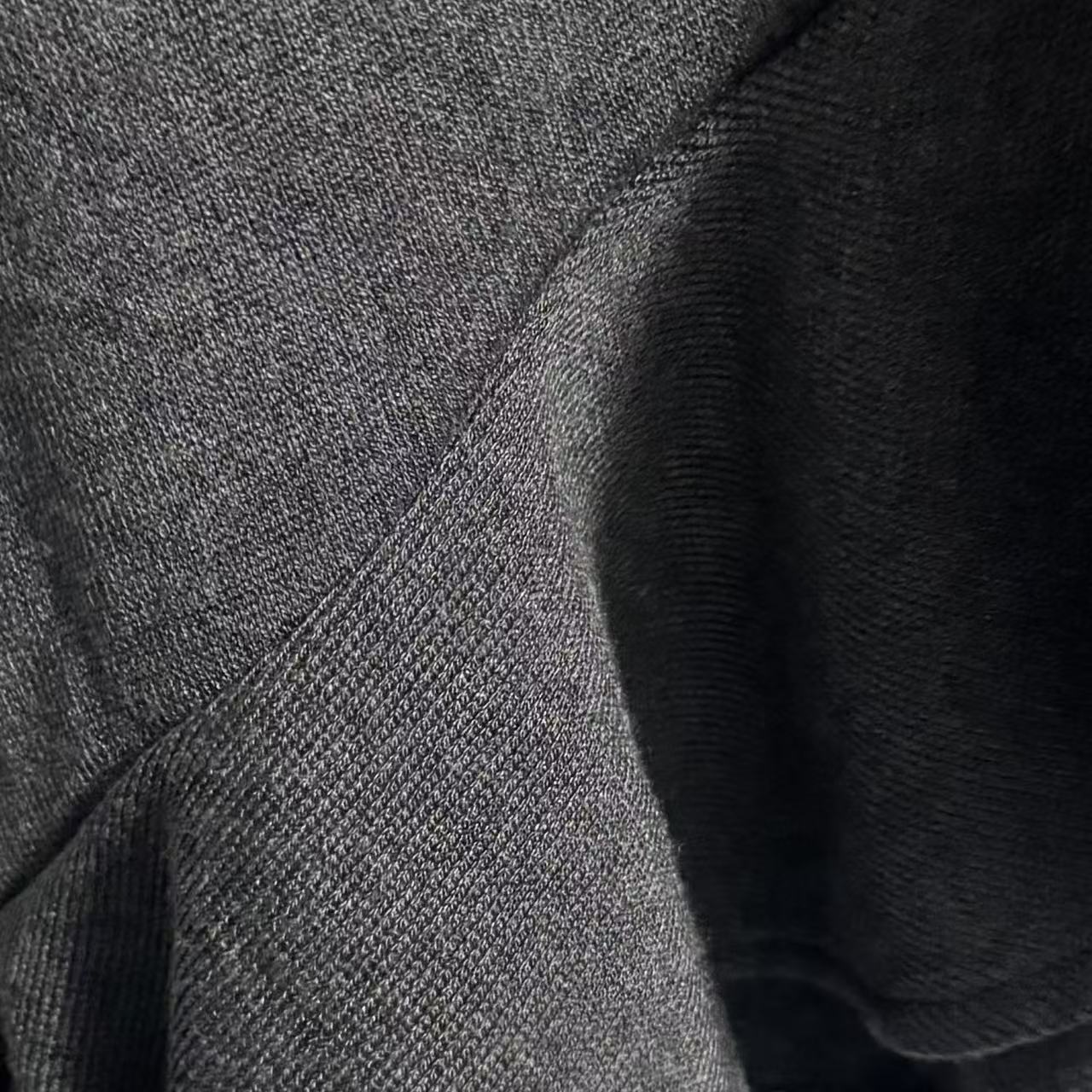 ｛귤 언니｝re自留不规则下摆弹力大领抓绒针织衫