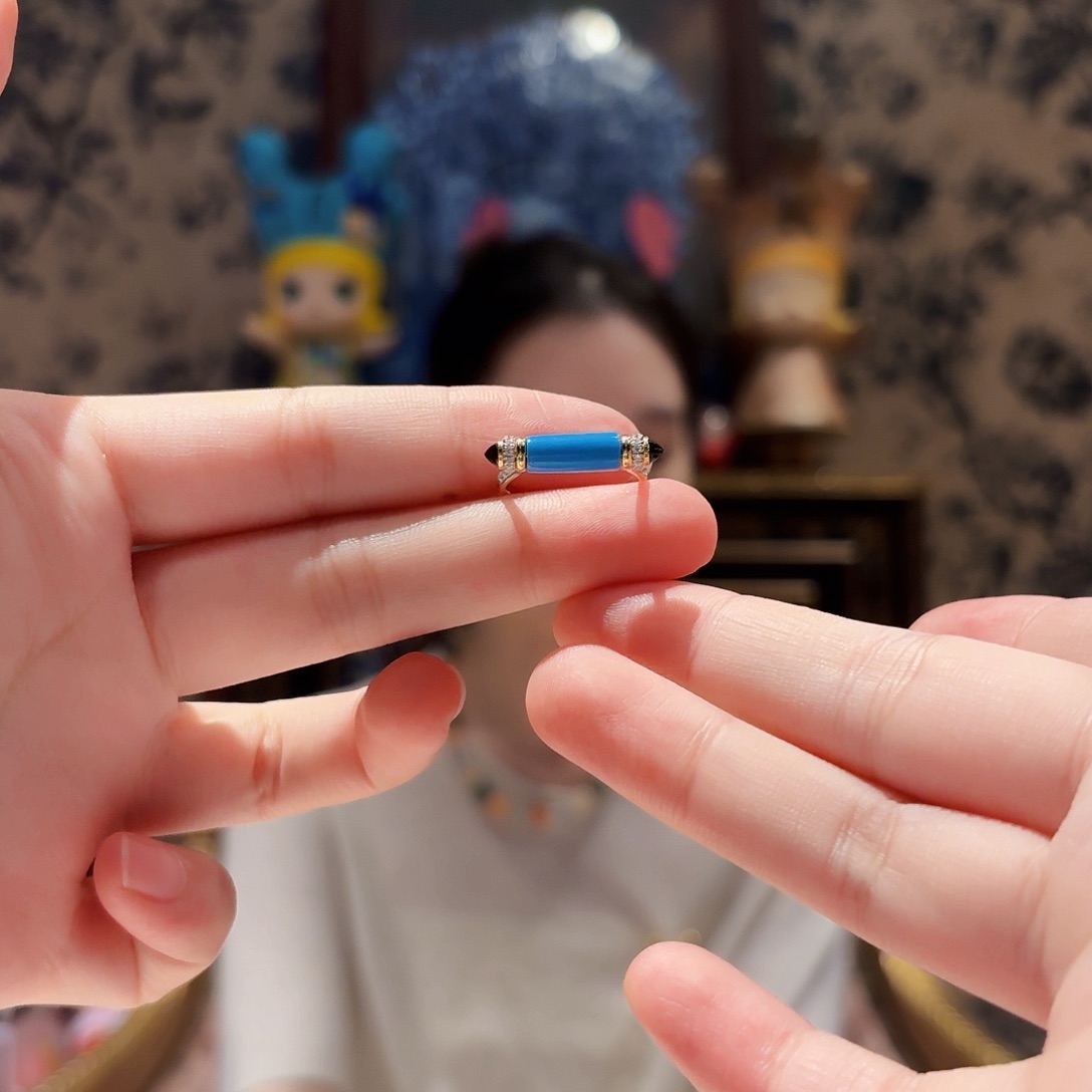 绿松石18K金镶嵌戒指