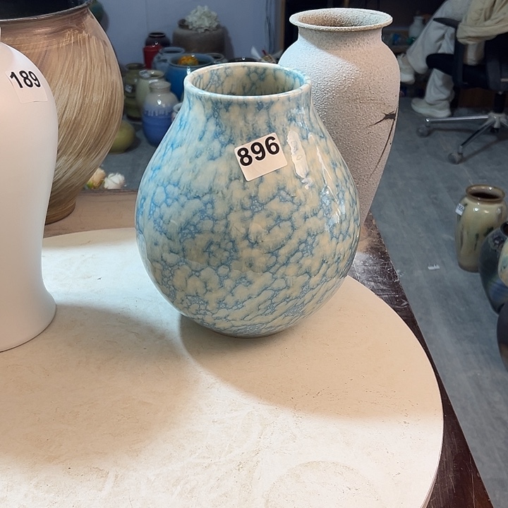 风***谈白泥花瓶摆件。896。