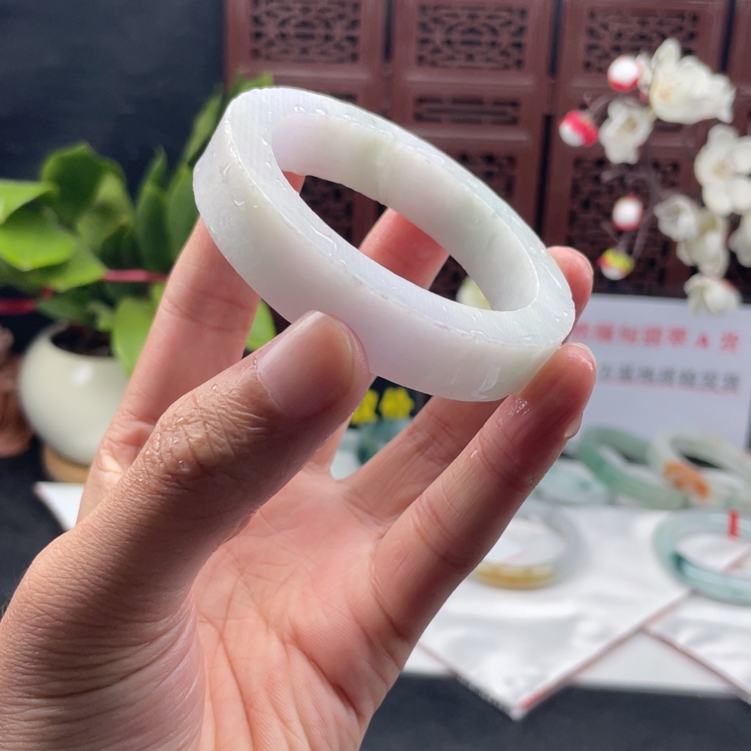 定制翡翠未镶嵌翡翠手镯定制