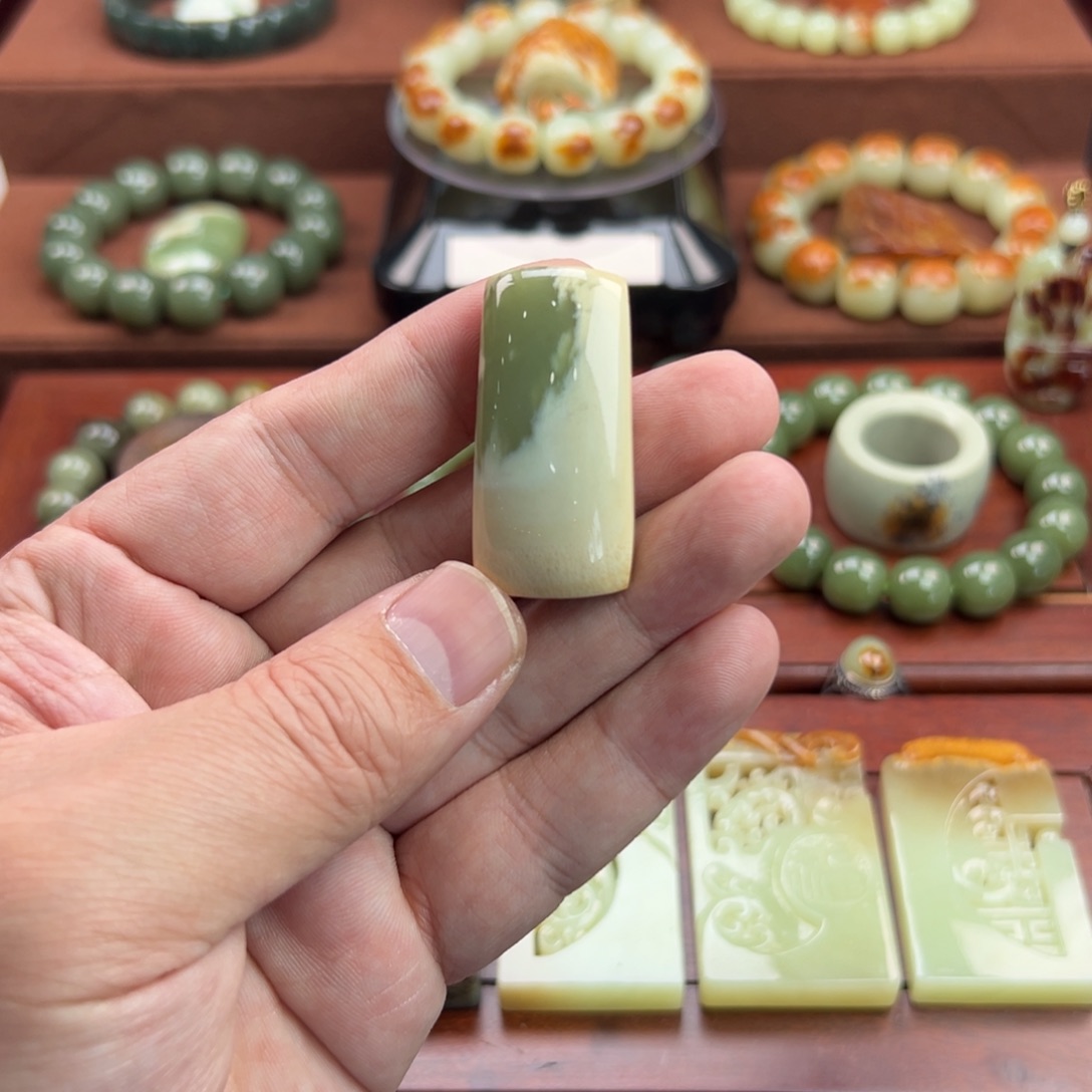 岫岩河磨玉（透闪石质玉）挂件未镶嵌欢**秒