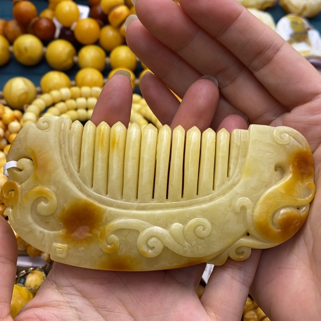 琥珀手链未镶嵌梳子