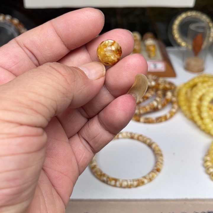 琥珀未镶嵌裸石50号