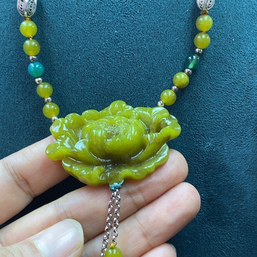 【闪购商品】蛇纹石玉未镶嵌吊坠