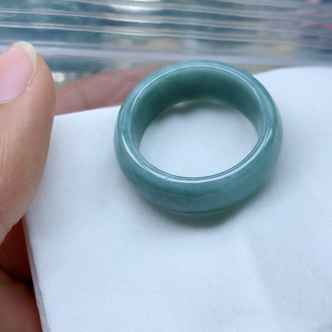 翡翠颈饰未镶嵌吊坠