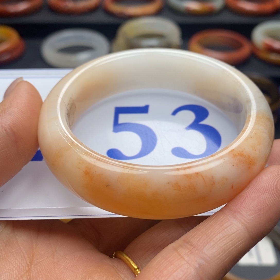 石英质玉（黄龙玉）手镯未镶嵌