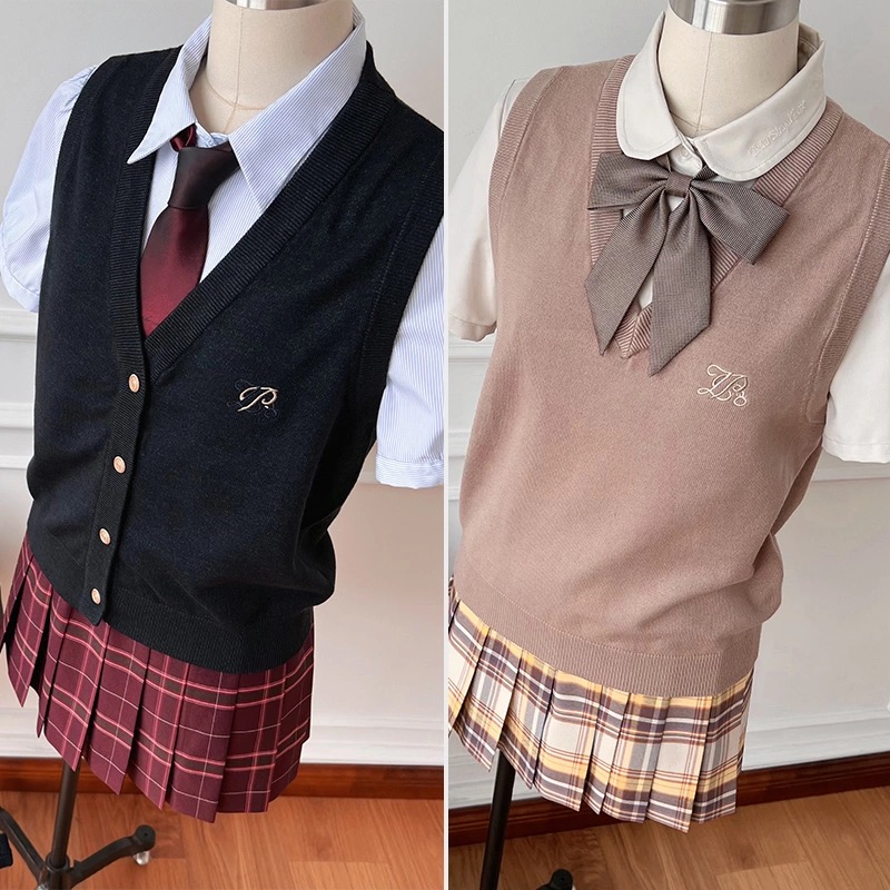 中牌制服馆原创JK制服刺绣套头针织背心毛衫秋冬款套头针织衫