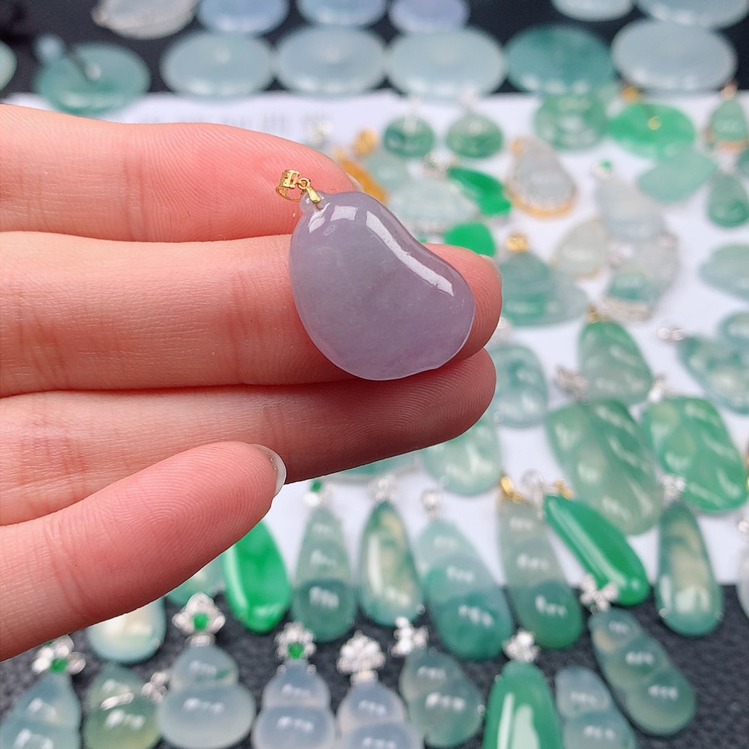 翡翠颈饰18K金镶嵌天然翡翠