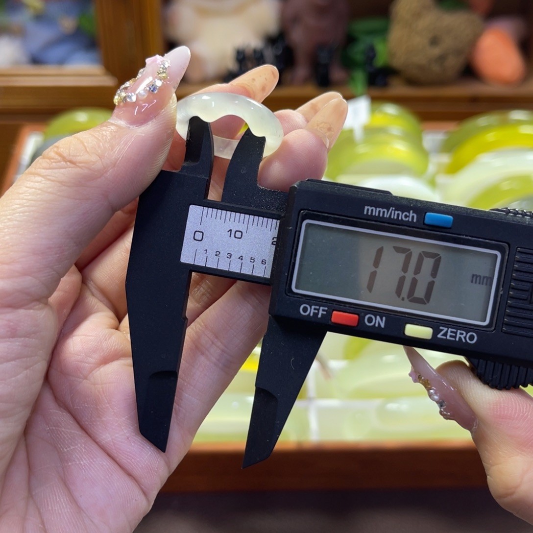 蛇纹石玉未镶嵌手镯5