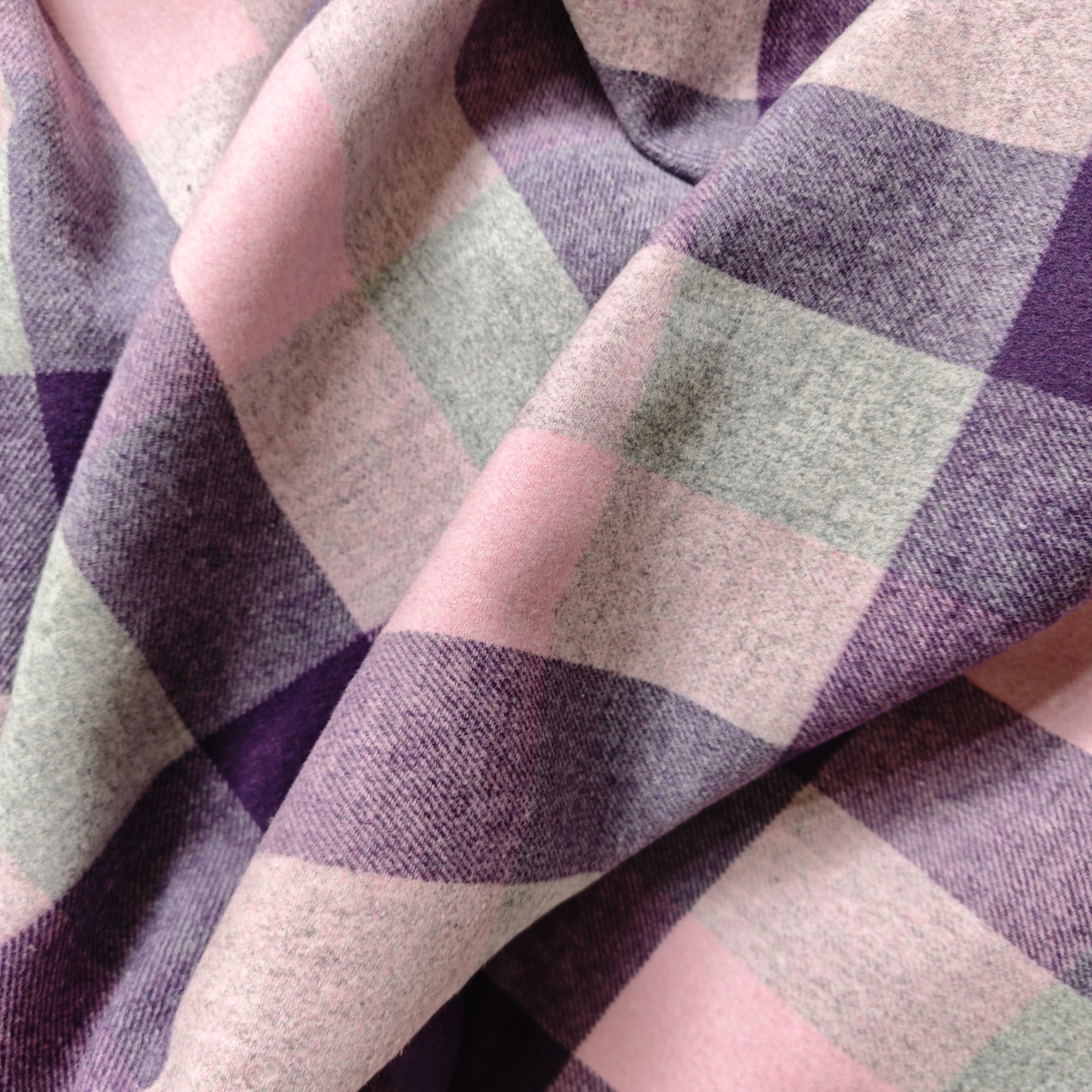 2025年新款紫粉色双面羊绒800克左右