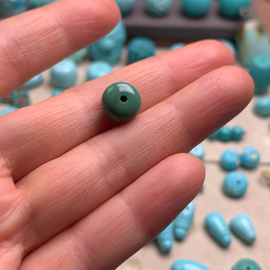 绿松石未镶嵌颈饰