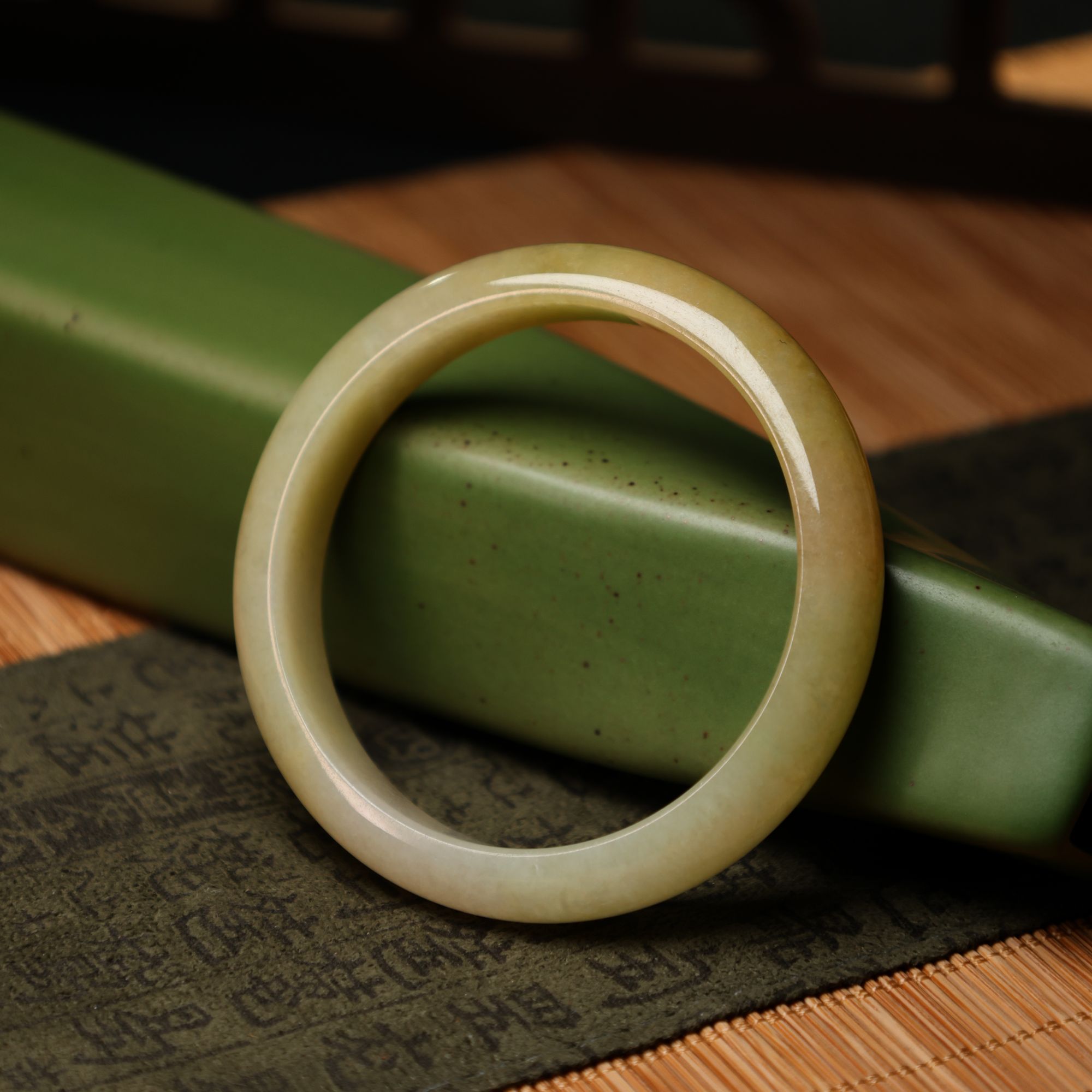 Colourful Yunnan/七彩云南细糯种黄翡天然A货翡翠镯56圈