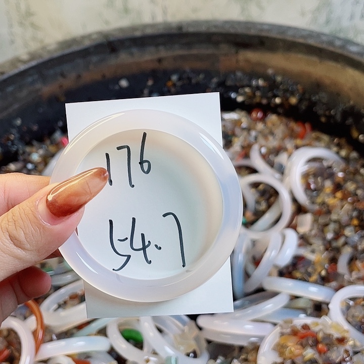 玛瑙/玉髓手镯未镶嵌176