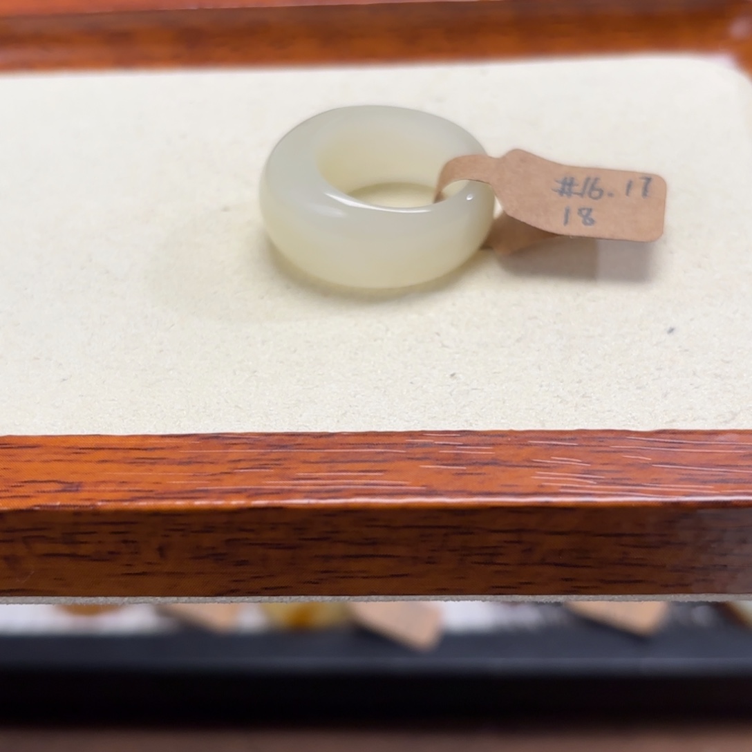 和田玉未镶嵌戒指