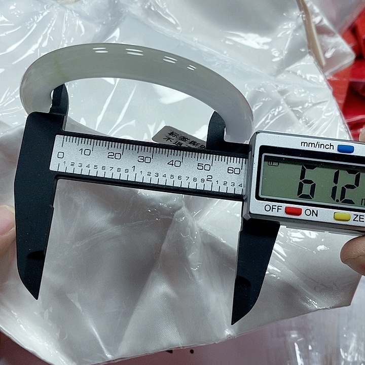 翡翠手镯未镶嵌237             