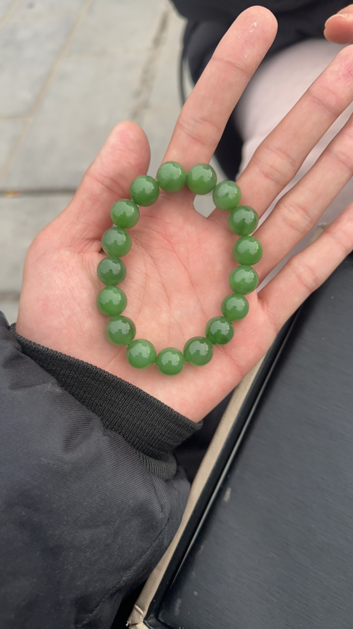 和田玉俄罗斯碧玉果阳绿